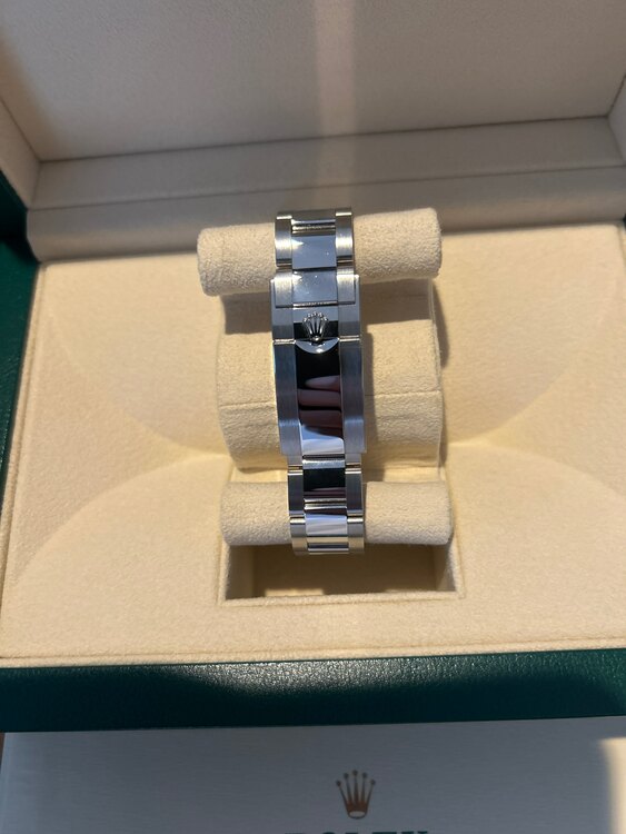 ロレックス GMTマスター 126720VTNr（高級時計）の商品画像 - 査定依頼日：2025年5月25日 - 最高査定価格：2,220,000円