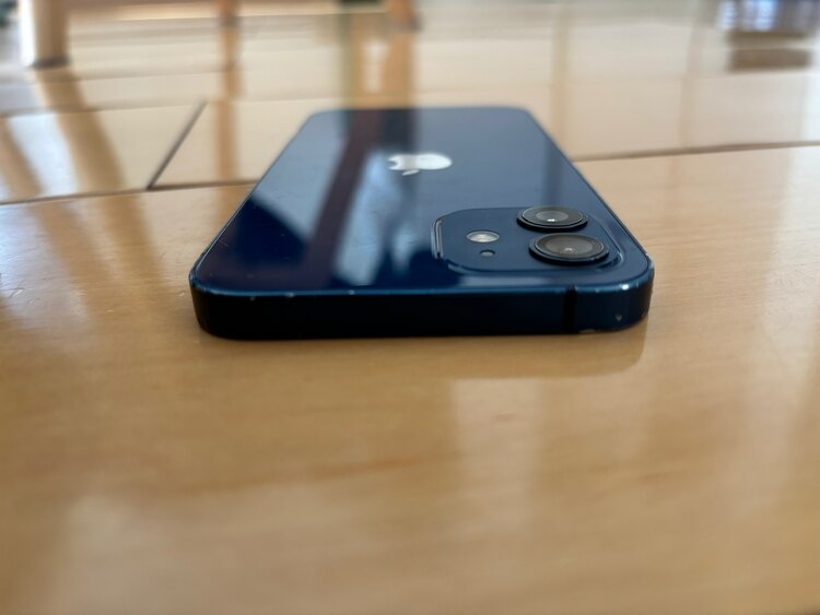 iPhone 12 128GB docomo（スマホ）の商品画像 - 査定依頼日：2025年2月1日 - 最高査定価格：37,000円