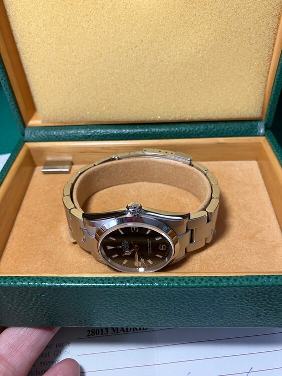 ロレックス エクスプローラー 11427（高級時計）の商品画像 - 査定依頼日：2024年12月9日 - 最高査定価格：850,000円