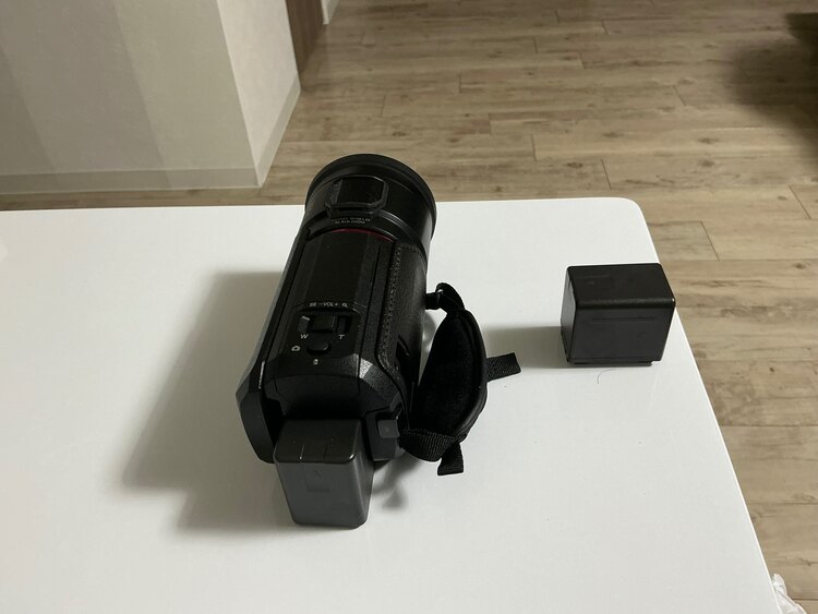 HC-V900（カメラ）の商品画像 - 査定依頼日：2025年3月24日 - 最高査定価格：70,000円