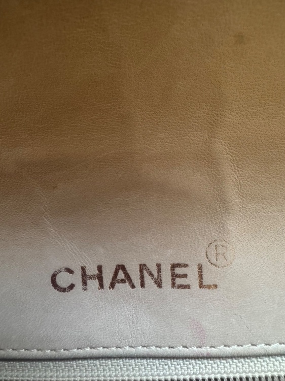 CHANEL ダイアナフラップ　ベージュ（ブランドバッグ）の商品画像 - 査定依頼日：2026年8月7日 - 最高査定価格：980,000円