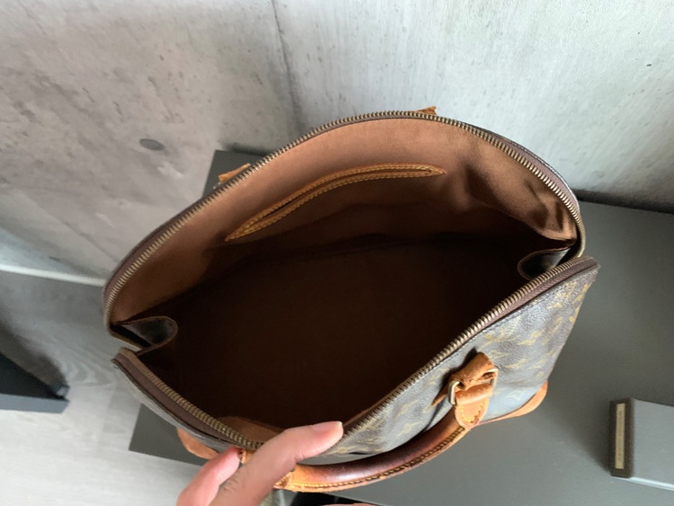 アルマ（ブランドバッグ）の商品画像 - 査定依頼日：2025年6月7日 - 最高査定価格：18,000円