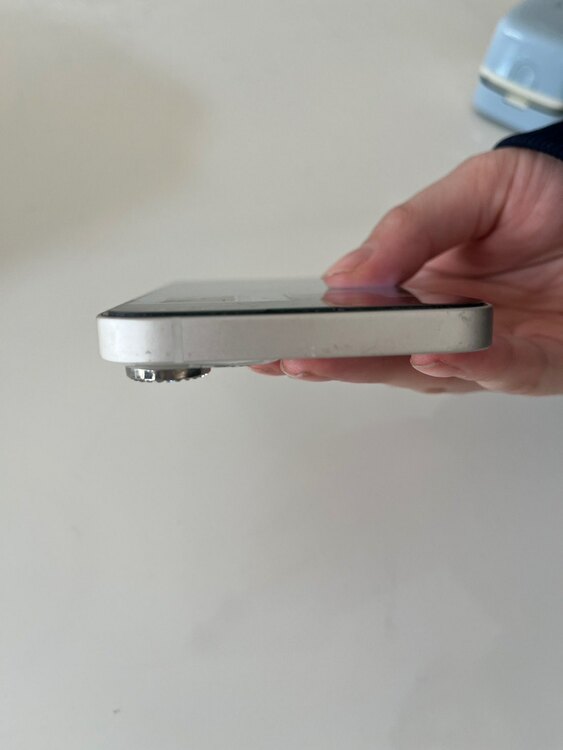 iPhone13（スマホ）の商品画像 - 査定依頼日：2025年4月24日 - 最高査定価格：42,000円