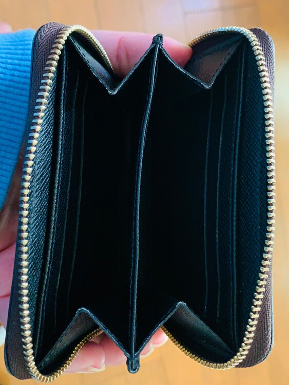 ジッピーコインパース（ブランド財布・小物）の商品画像 - 査定依頼日：2025年2月4日 - 最高査定価格：30,000円