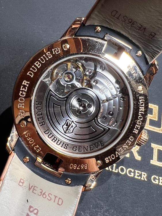 ロジェ・デュブイ エクスカリバー （高級時計）の商品画像 - 査定依頼日：2025年10月17日 - 最高査定価格：1,350,000円