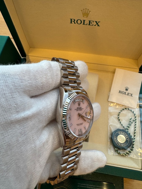 デイデイト36  128239 ピンクオパール（高級時計）の商品画像 - 査定依頼日：2025年8月2日 - 最高査定価格：7,100,000円