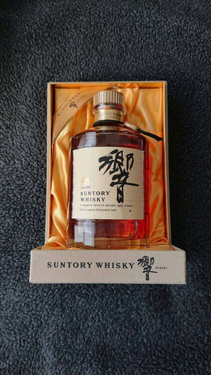 ウイスキー サントリー響 （お酒）の商品画像 - 査定依頼日：2025年5月20日 - 最高査定価格：30,000円