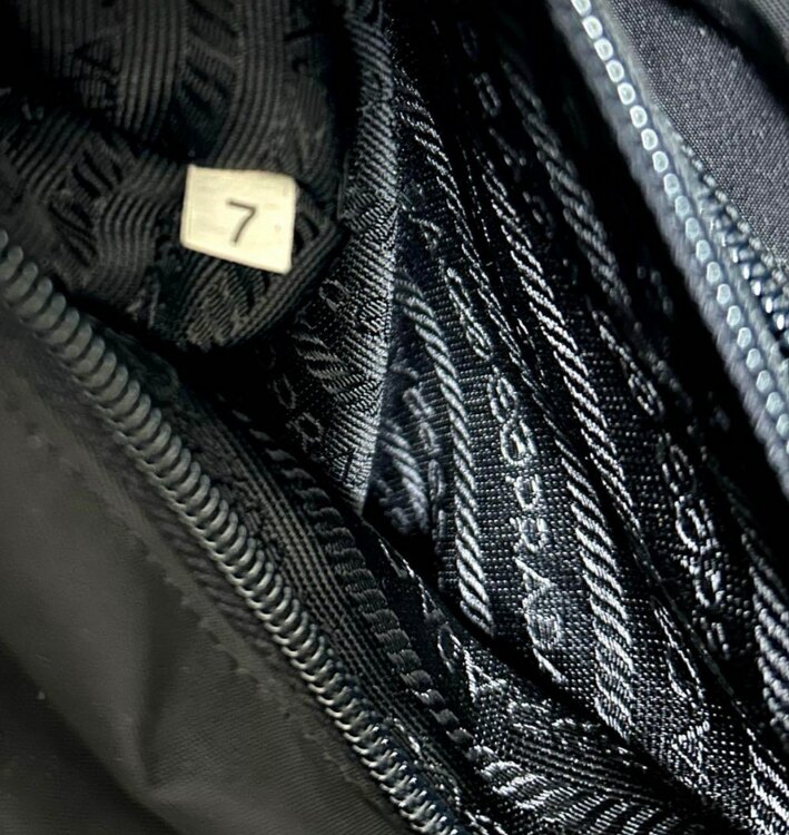 プラダ  （ブランドバッグ）の商品画像 - 査定依頼日：2025年4月10日 - 最高査定価格：20,000円