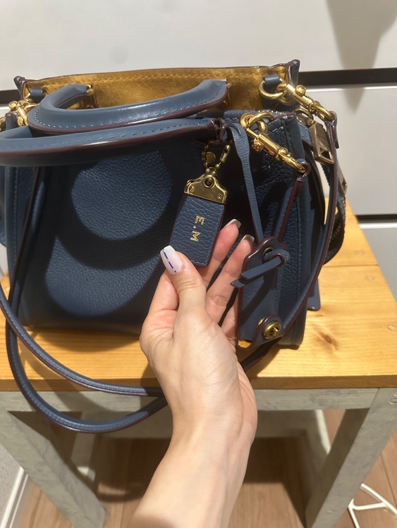 わからないです、、、ハワイで買いました（ブランドバッグ）の商品画像 - 査定依頼日：2026年9月8日 - 最高査定価格：6,000円