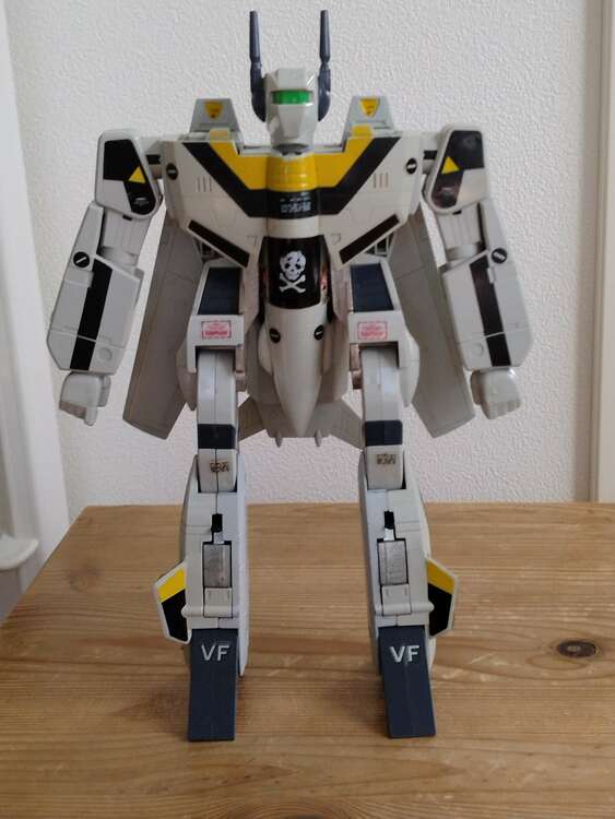 マクロス　超合金ロボット（その他のおもちゃ）の商品画像 - 査定依頼日：2025年1月20日 - 最高査定価格：2,000円