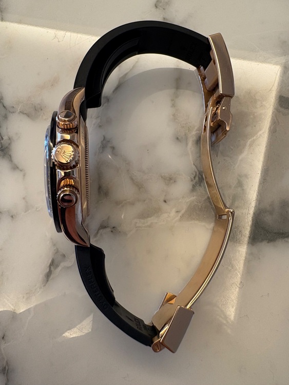 ロレックス デイトナ 116515l（高級時計）の商品画像 - 査定依頼日：2025年6月5日 - 最高査定価格：4,800,000円