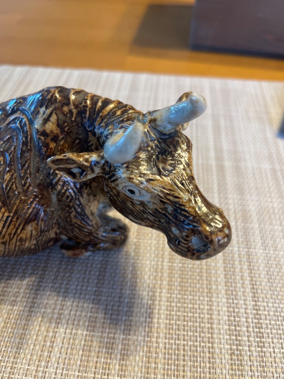鈴木五郎　黄瀬戸　寝牛（美術品・骨董品）の商品画像 - 査定依頼日：2026年7月4日 - 最高査定価格：3,000円