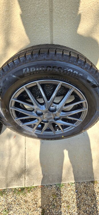 スタドレスタイヤ、ホイール（カー用品）の商品画像 - 査定依頼日：2026年4月4日 - 最高査定価格：10,000円