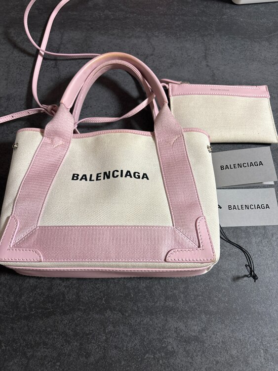 ミニトートバッグ　バレンシアガ（ブランドバッグ）の商品画像 - 査定依頼日：2024年12月30日 - 最高査定価格：35,000円