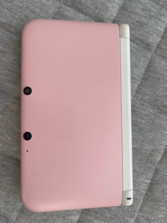 NINTENDO3DSLL（ゲーム機本体・ゲームソフト）の商品画像 - 査定依頼日：2023年10月26日 - 最高査定価格：8,500円