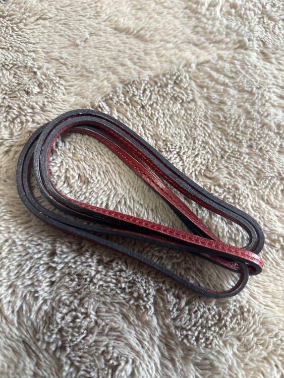 鍵と皮のベルト（ブランド財布・小物）の商品画像 - 査定依頼日：2025年1月12日 - 最高査定価格：3,000円