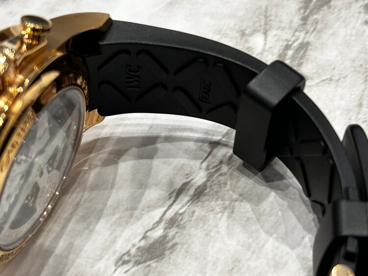 ヨットクラブ ホワイト文字盤（高級時計）の商品画像 - 査定依頼日：2025年6月1日 - 最高査定価格：1,300,000円