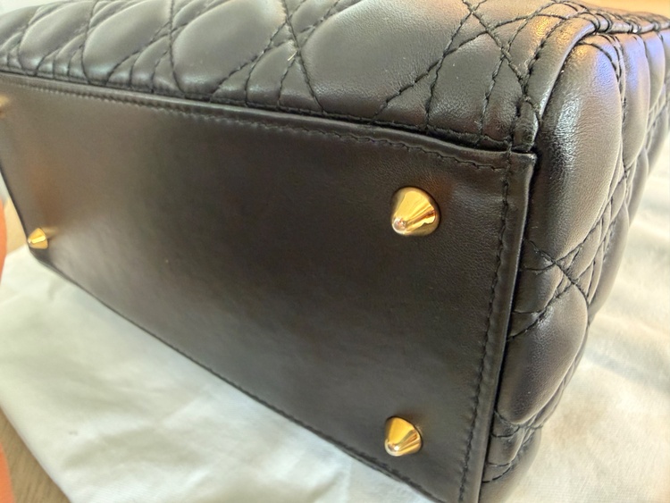 レディディオール（ブランドバッグ）の商品画像 - 査定依頼日：2026年1月30日 - 最高査定価格：230,000円