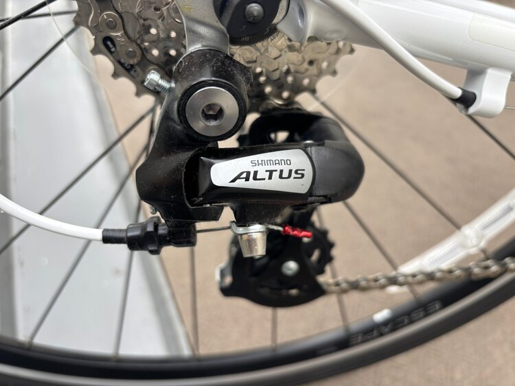 ジャイアント　エスケープＲ３（自転車）の商品画像 - 査定依頼日：2025年3月24日 - 最高査定価格：14,000円