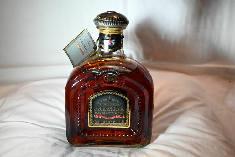 ウイスキー ジョニーウォーカー （お酒）の商品画像 - 査定依頼日：2025年7月1日 - 最高査定価格：8,000円