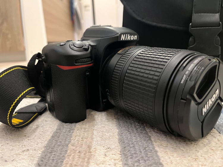 d7500（カメラ）の商品画像 - 査定依頼日：2026年3月16日 - 最高査定価格：61,000円