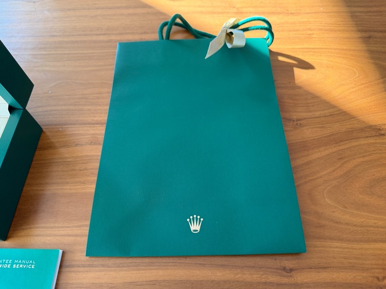 ロレックス パーペチュアル 12430（高級時計）の商品画像 - 査定依頼日：2025年11月15日 - 最高査定価格：1,210,000円