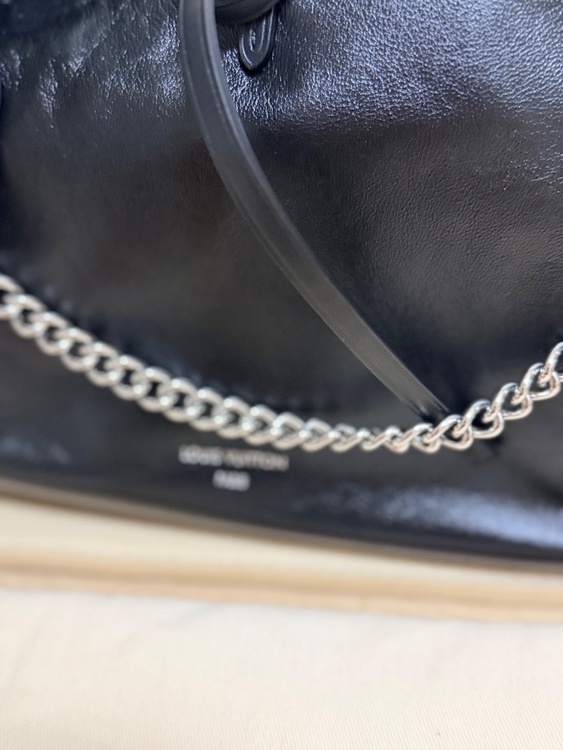 CARRY ALL PM（ブランドバッグ）の商品画像 - 査定依頼日：2026年4月20日 - 最高査定価格：370,000円