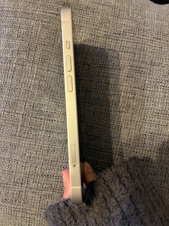 iPhone 14 128GB SIMフリー（スマホ）の商品画像 - 査定依頼日：2026年3月2日 - 最高査定価格：40,000円