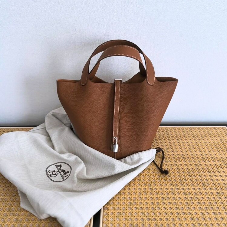 ピコタンMMゴールドシルバー金具トゴ（ブランドバッグ）の商品画像 - 査定依頼日：2025年1月13日 - 最高査定価格：360,000円