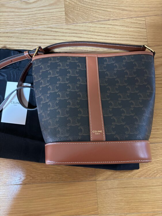 セリーヌ  （ブランドバッグ）の商品画像 - 査定依頼日：2025年2月23日 - 最高査定価格：100,000円