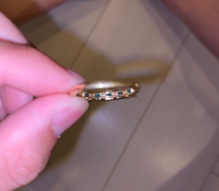 デビアスエメラルド（金・貴金属）の商品画像 - 査定依頼日：2023年8月14日 - 最高査定価格：25,000円