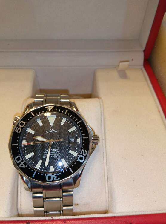 オメガ シーマスター 300ぷろふぇ（高級時計）の商品画像 - 査定依頼日：2025年5月31日 - 最高査定価格：240,000円