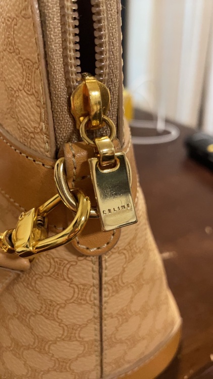 セリーヌ  （ブランドバッグ）の商品画像 - 査定依頼日：2025年8月30日 - 最高査定価格：35,000円