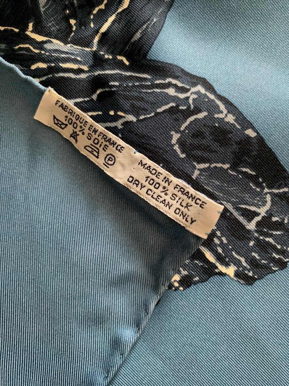 エルメス　スカーフ（古着・ファッション）の商品画像 - 査定依頼日：2025年2月18日 - 最高査定価格：11,000円