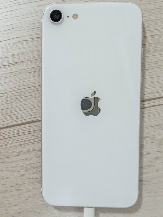 iPhone　SE（スマホ）の商品画像 - 査定依頼日：2026年6月30日 - 最高査定価格：11,000円