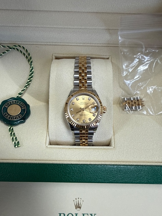 <font dir="auto" style="vertical-align: inherit;"><font dir="auto" style="vertical-align: inherit;">
Rolex
</font></font> <font dir="auto" style="vertical-align: inherit;"><font dir="auto" style="vertical-align: inherit;">
Datejust
</font></font> 27917（高級時計）の商品画像 - 査定依頼日：2026年4月16日 - 最高査定価格：2,380,000円