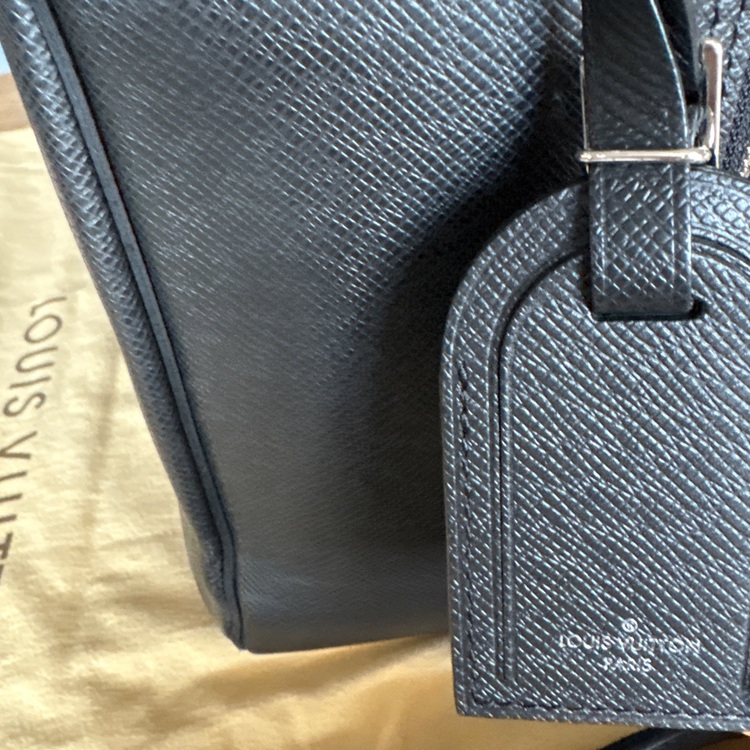 ルイヴィトン　オーバーナイト（ブランドバッグ）の商品画像 - 査定依頼日：2025年6月30日 - 最高査定価格：70,000円