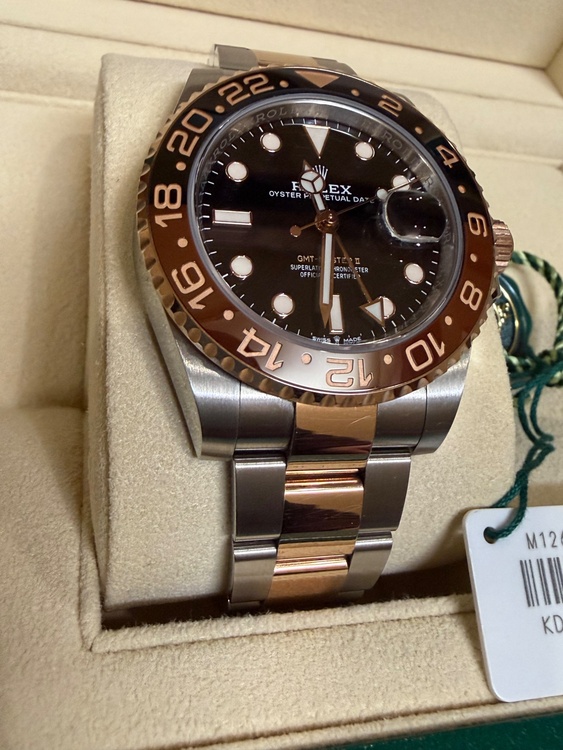 ロレックス GMTマスター M 126711b（高級時計）の商品画像 - 査定依頼日：2026年2月7日 - 最高査定価格：3,200,000円