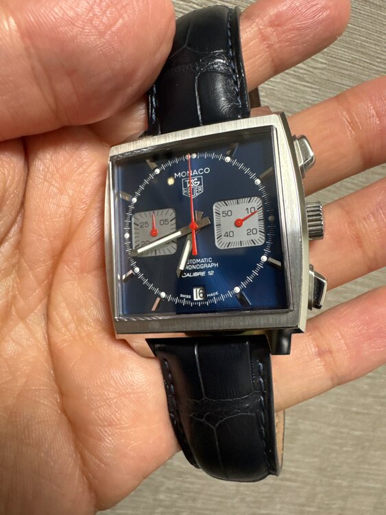 タグホイヤー モナコ CAW2111-（高級時計）の商品画像 - 査定依頼日：2025年2月10日 - 最高査定価格：500,000円