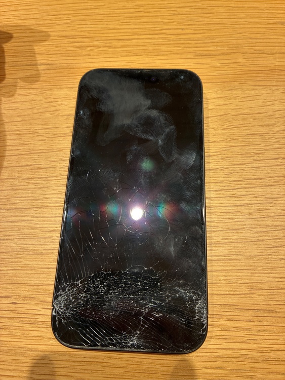 iPhone iPhone 15 Pro 128GB SIMフリー（スマホ）の商品画像 - 査定依頼日：2026年8月11日 - 最高査定価格：43,000円
