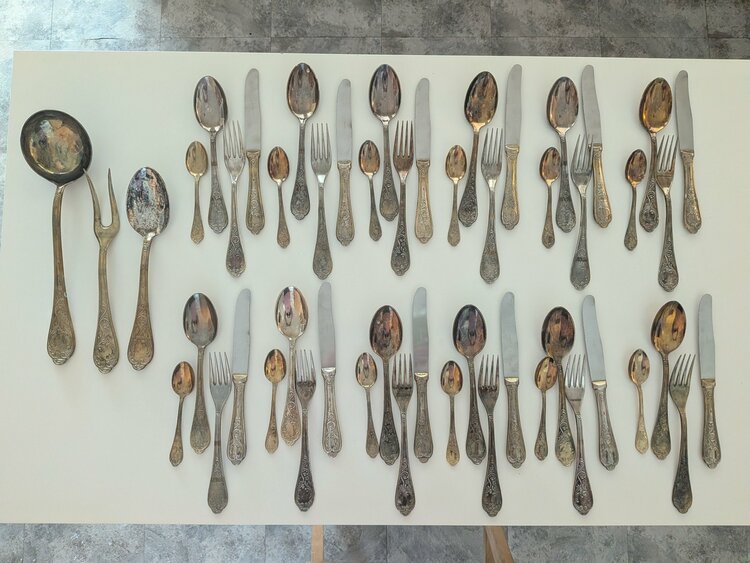 銀製カトラリー12人用＋サービングスプーンセット（美術品・骨董品）の商品画像 - 査定依頼日：2026年7月5日 - 最高査定価格：5,000円