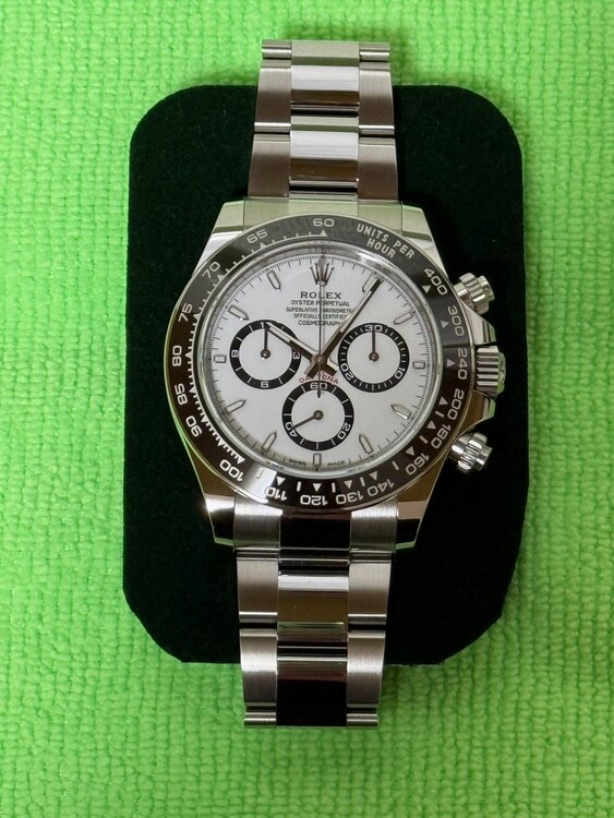 ロレックス デイトナ 126500L（高級時計）の商品画像 - 査定依頼日：2025年1月28日 - 最高査定価格：4,800,000円