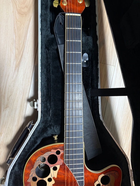 OVATION 1999 COLLECTORS EDITION（ピアノ・楽器・PA機材）の商品画像 - 査定依頼日：2026年9月6日 - 最高査定価格：100,000円