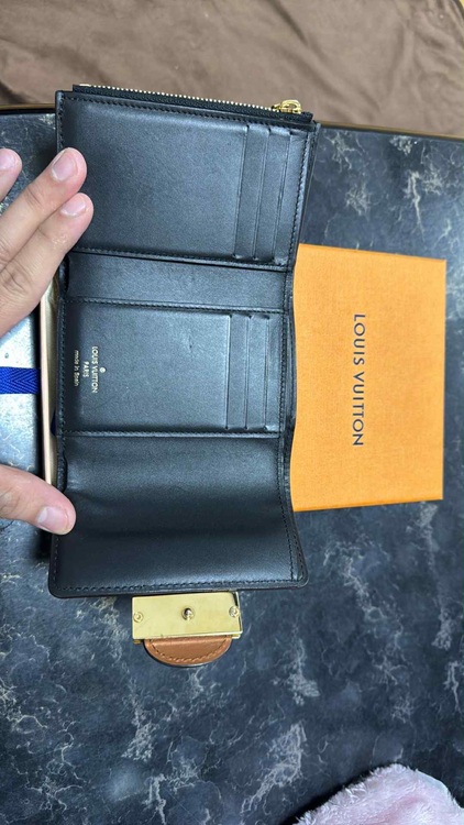 Dauphine Compact Wallet（ブランド財布・小物）の商品画像 - 査定依頼日：2025年9月13日 - 最高査定価格：45,000円