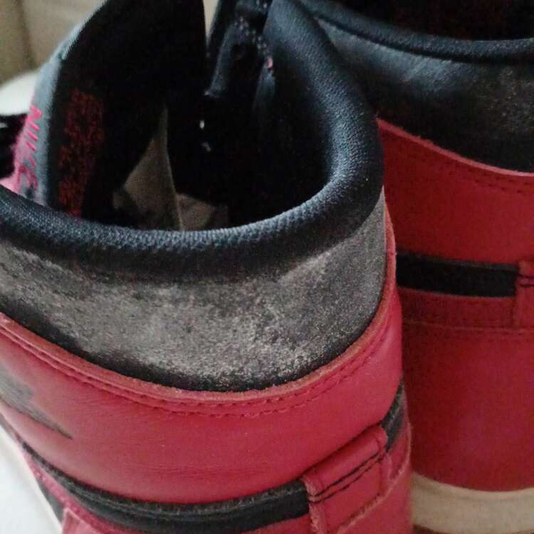 エアジョーダンバスケットシューズ（古着・ファッション）の商品画像 - 査定依頼日：2025年5月24日 - 最高査定価格：14,000円