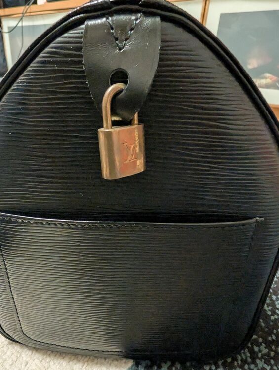ルイヴィトン エピ （ブランドバッグ）の商品画像 - 査定依頼日：2025年6月19日 - 最高査定価格：50,000円