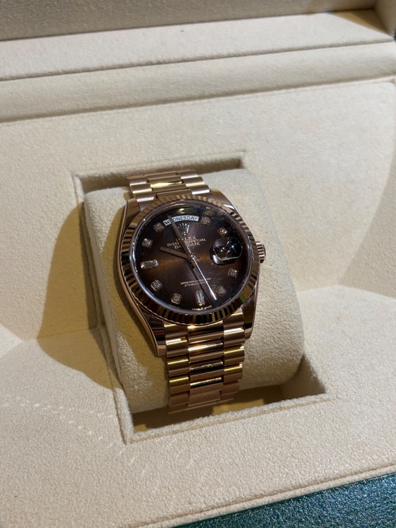 128235（高級時計）の商品画像 - 査定依頼日：2026年4月8日 - 最高査定価格：7,300,000円