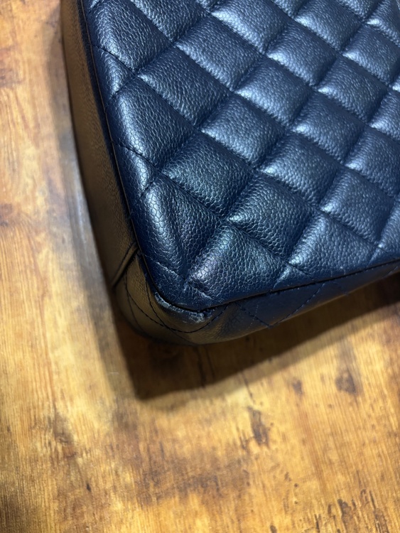 CHANEL シャネル マトラッセ キャビアスキン ゴールド金具 ショルダーバッグ（ブランドバッグ）の商品画像 - 査定依頼日：2026年7月31日 - 最高査定価格：350,000円