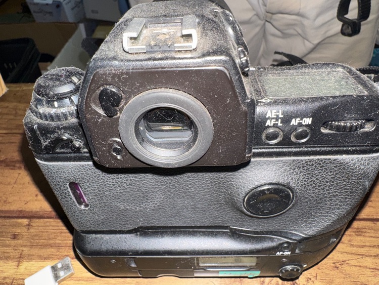 F5（カメラ）の商品画像 - 査定依頼日：2025年10月15日 - 最高査定価格：3,000円