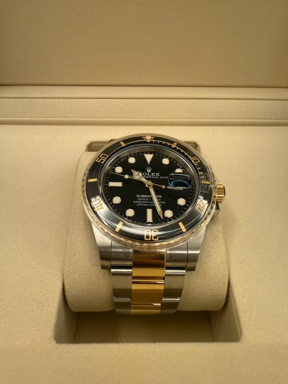 サブマリーナ 黒（高級時計）の商品画像 - 査定依頼日：2025年9月22日 - 最高査定価格：2,800,000円